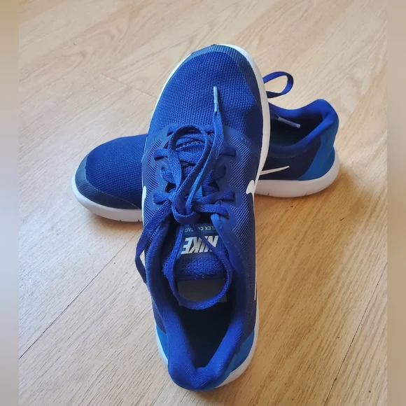 COPY - Nike Flex Contact Boy's Size 4Y. - Picture 2 of 9